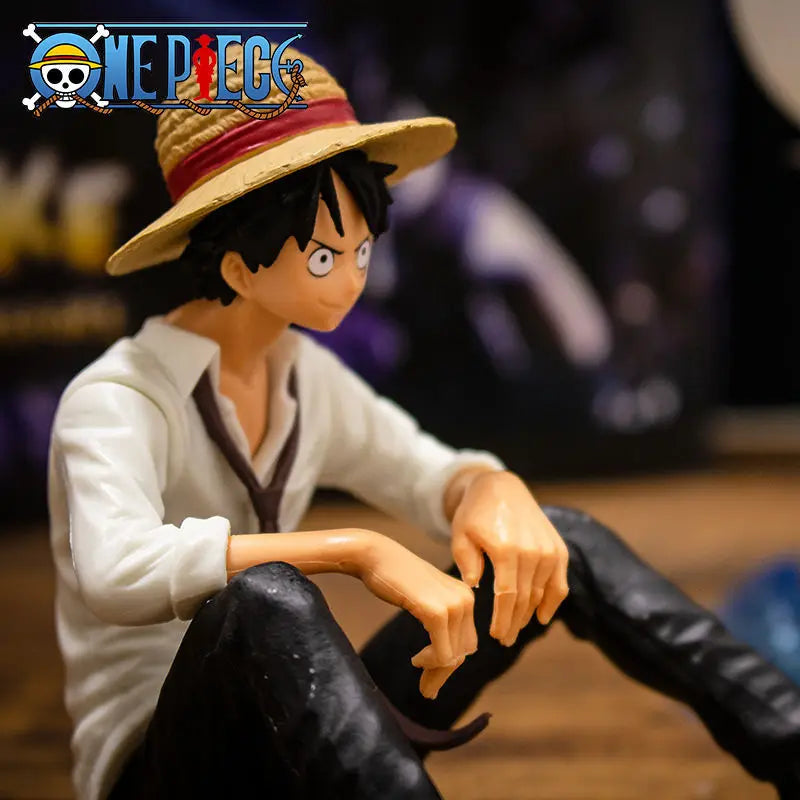 One Piece Figure – 12cm Luffy Sitting, PVC Colecionável