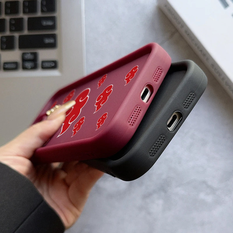 Case Akatsuki – Nuvem Vermelha Soft Shield para iPhone | Estilo Naruto & Proteção Antichoque