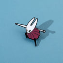 Broche Hollow Knight – Pin de Metal Esmaltado Kawaii, Acessório de Mochila e Roupa, Presente Geek e Gamer